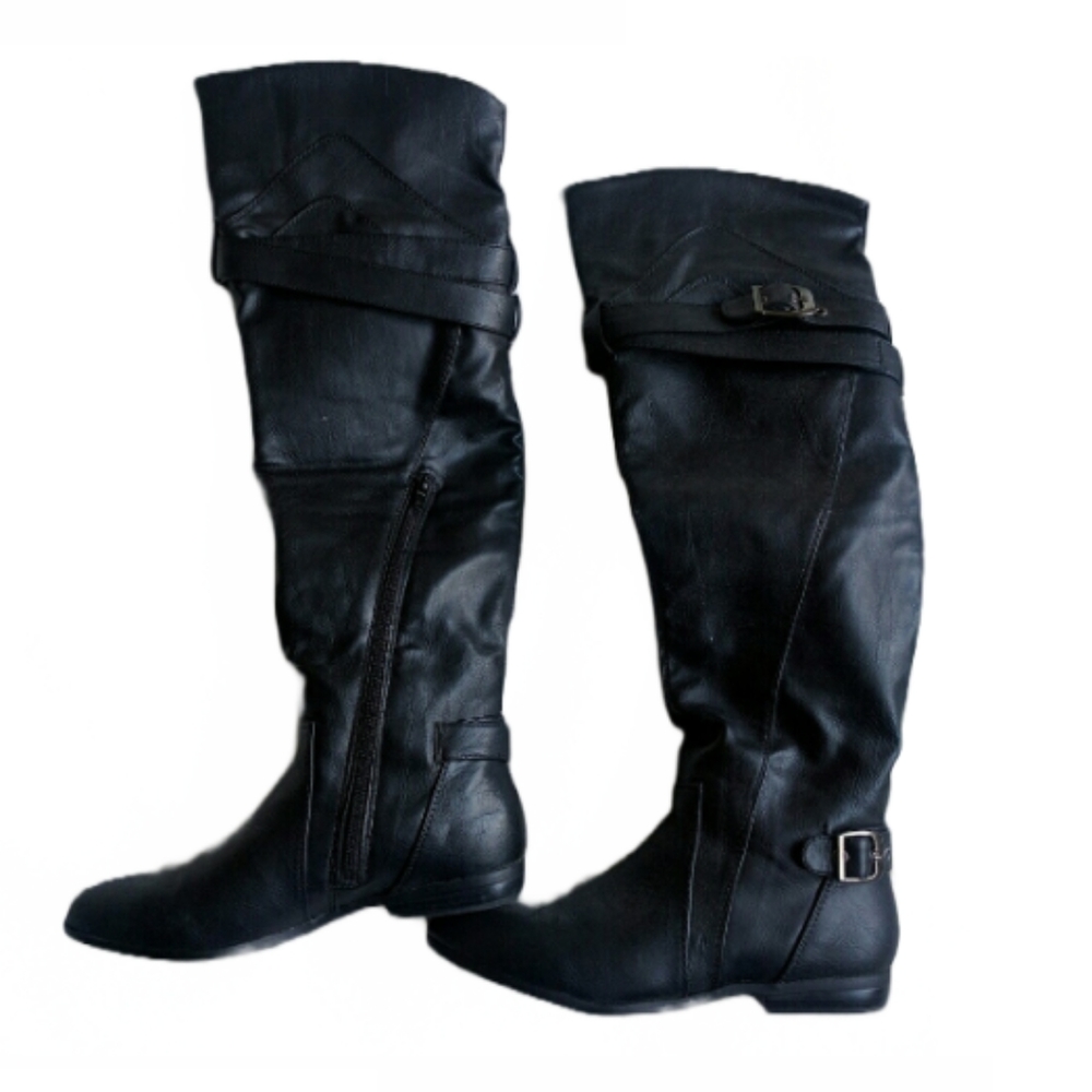 Black Boots with buckles